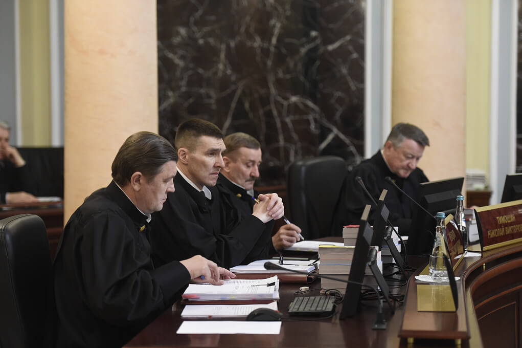 Судьи Верховного Суда в ходе судебного заседания